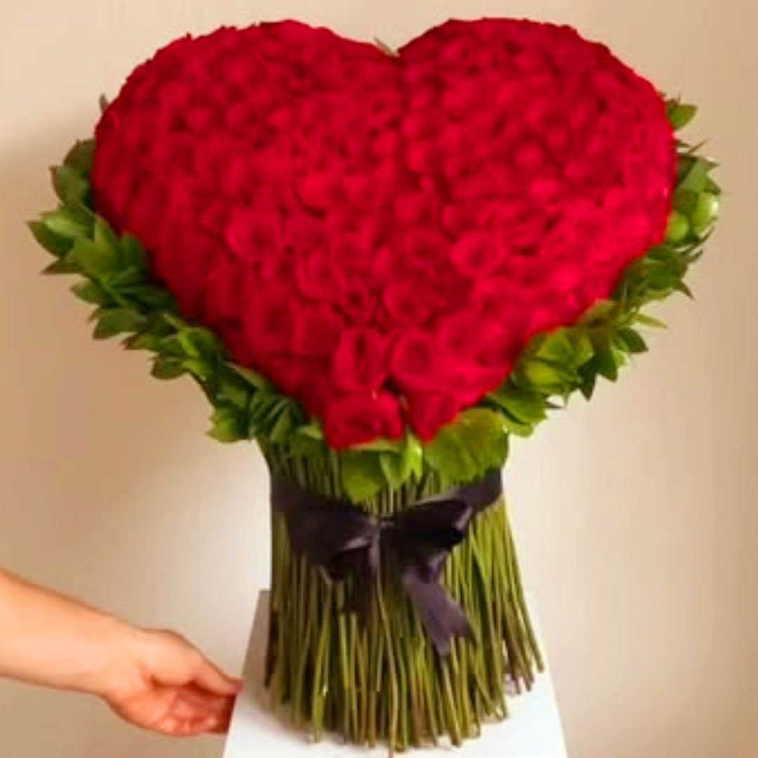 Luxurious 3D Red Rose Heart Bouquet