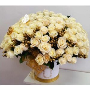 Big Bouquet Of White Roses In A Vase This Is A 100