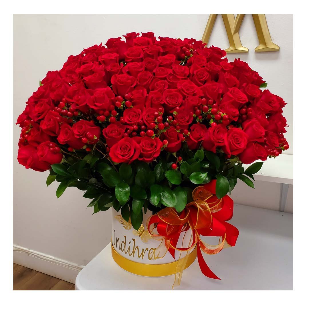 Beautiful Bouquet Of 100 Red Roses