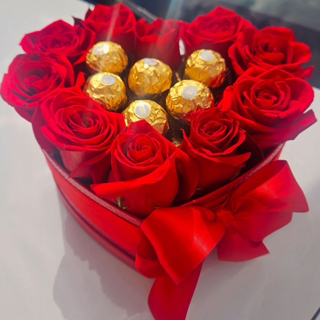 Mini - Red Roses Heart With Chocolates