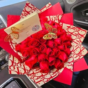 Stunning And Luxurious Red Roses Bouquet
